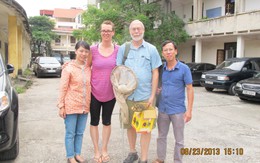 Vị giáo sư Canada mê ong Việt