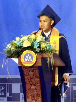 Xé bỏ 'bản vẽ hỏng' và hành trình dám đi tiếp của một thủ khoa