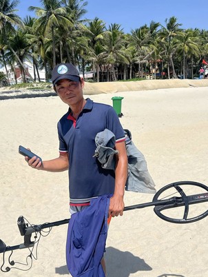 Chạy 30km tìm nhẫn kim cương cho du khách Úc, mong lan tỏa hình ảnh người Việt tử tế