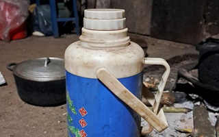 Cái phích nước đầu tiên của làng